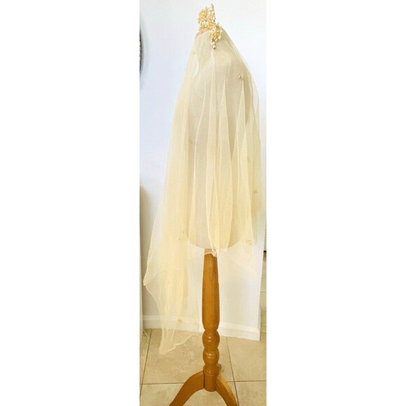 Antique to Vintage Wax Flowers Bridal Tiara and Veil with Orange Blossoms c.1930 - Picture 3 of 12